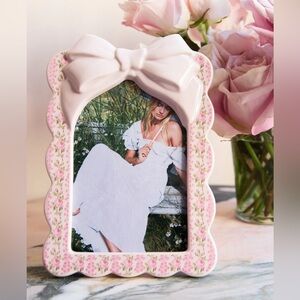 Loveshackfancy blooming heirloom / picture - photo frame w pink bow